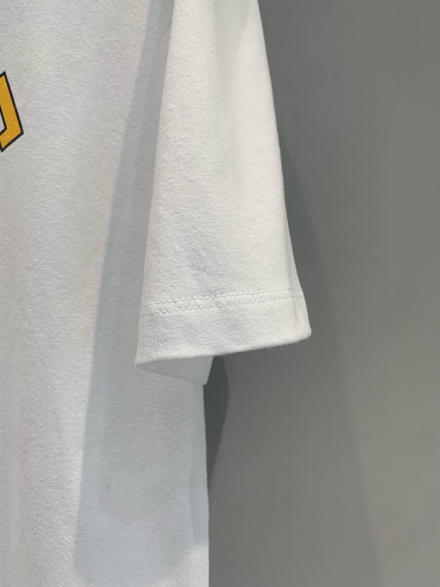 新款🆕 原版开发 Celin*春夏新款时髦百搭弧形字体短袖T恤，正面“CELINE PARIS”超有辨识
