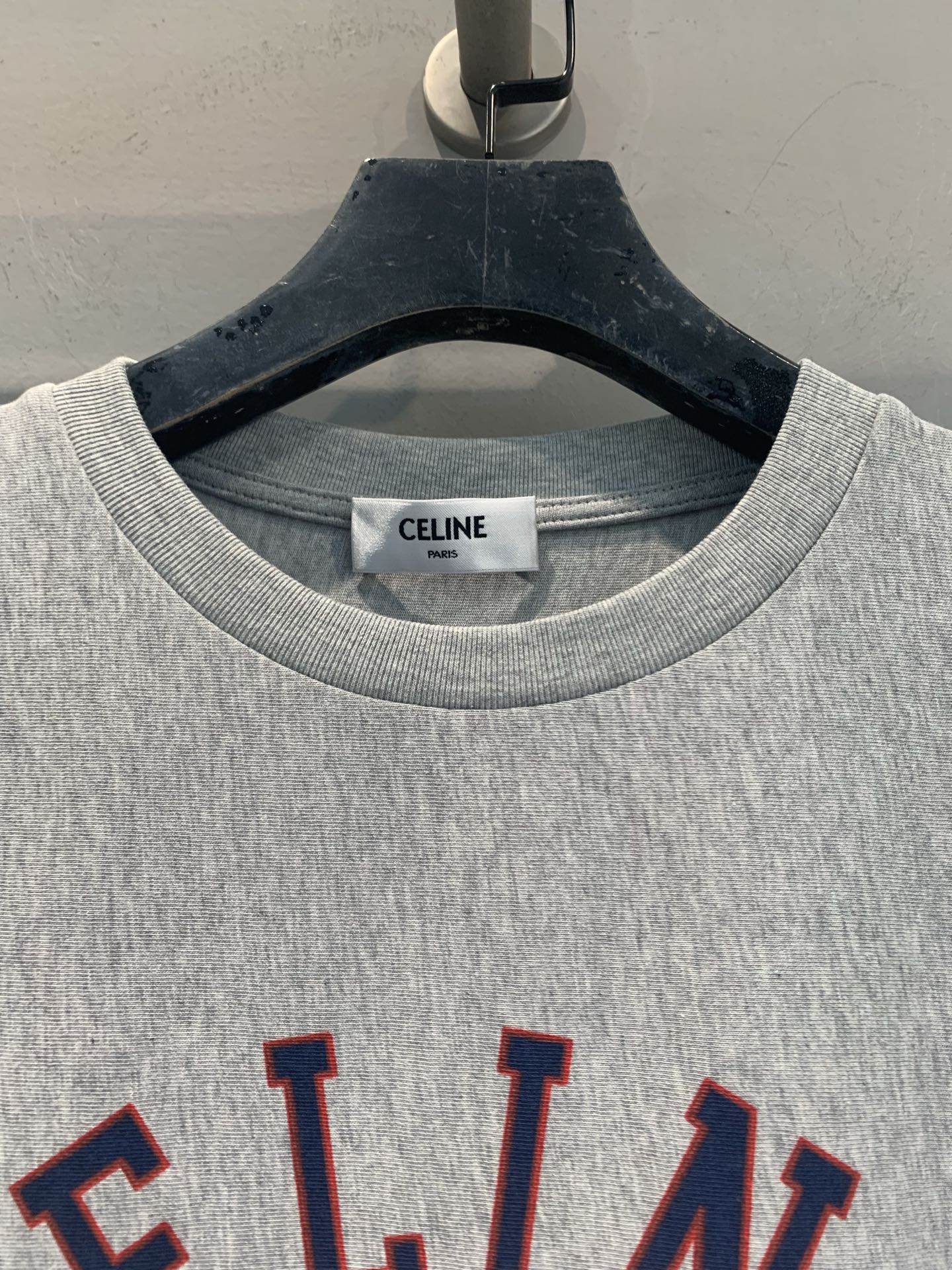 新款🆕 原版开发 Celin*春夏新款时髦百搭弧形字体短袖T恤，正面“CELINE PARIS”超有辨识