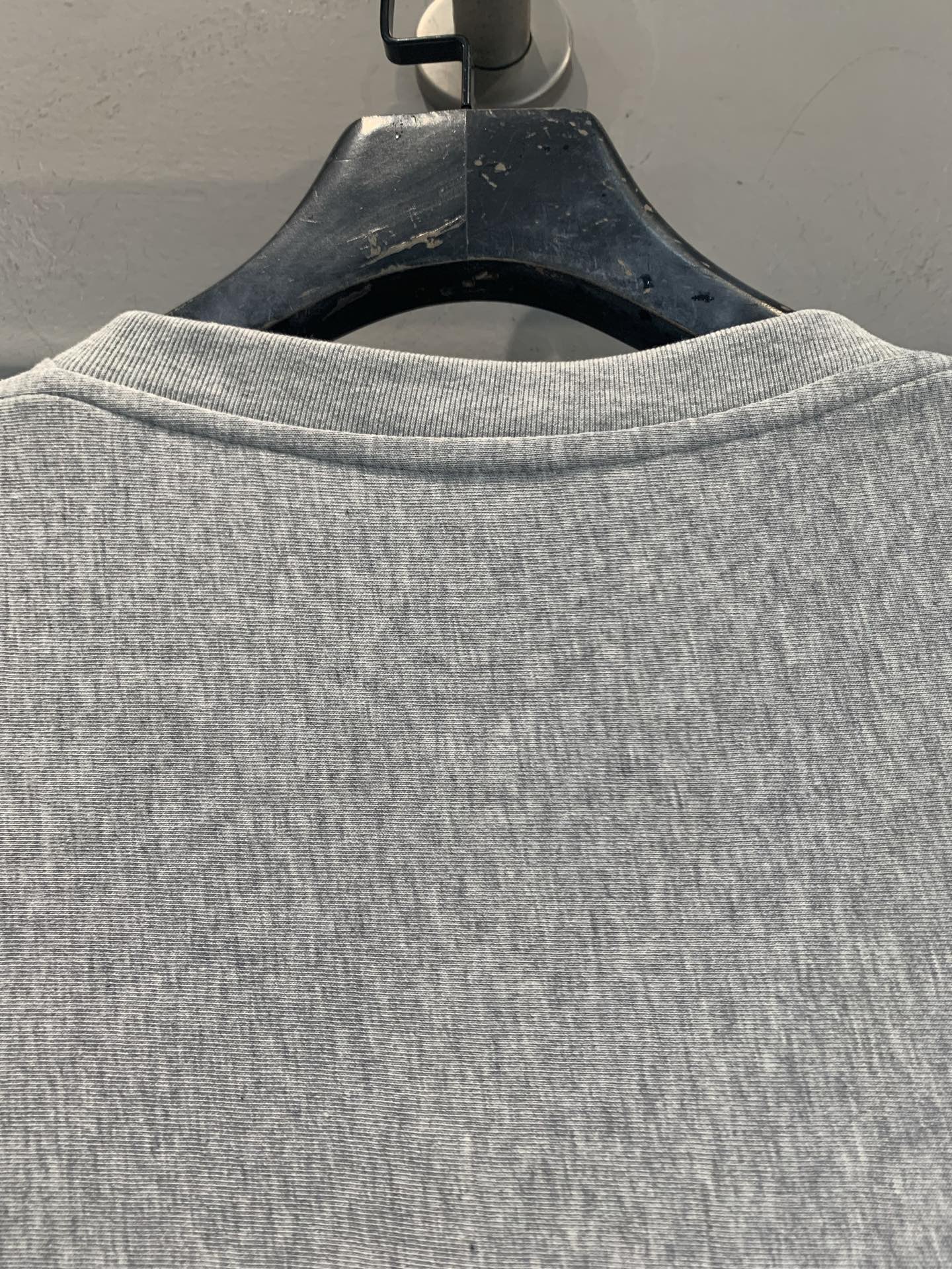 新款🆕 原版开发 Celin*春夏新款时髦百搭弧形字体短袖T恤，正面“CELINE PARIS”超有辨识