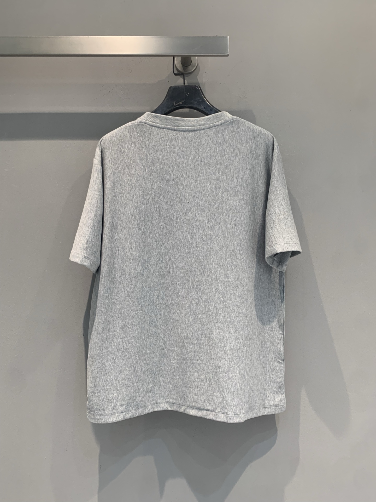 新款🆕 原版开发 Celin*春夏新款时髦百搭弧形字体短袖T恤，正面“CELINE PARIS”超有辨识