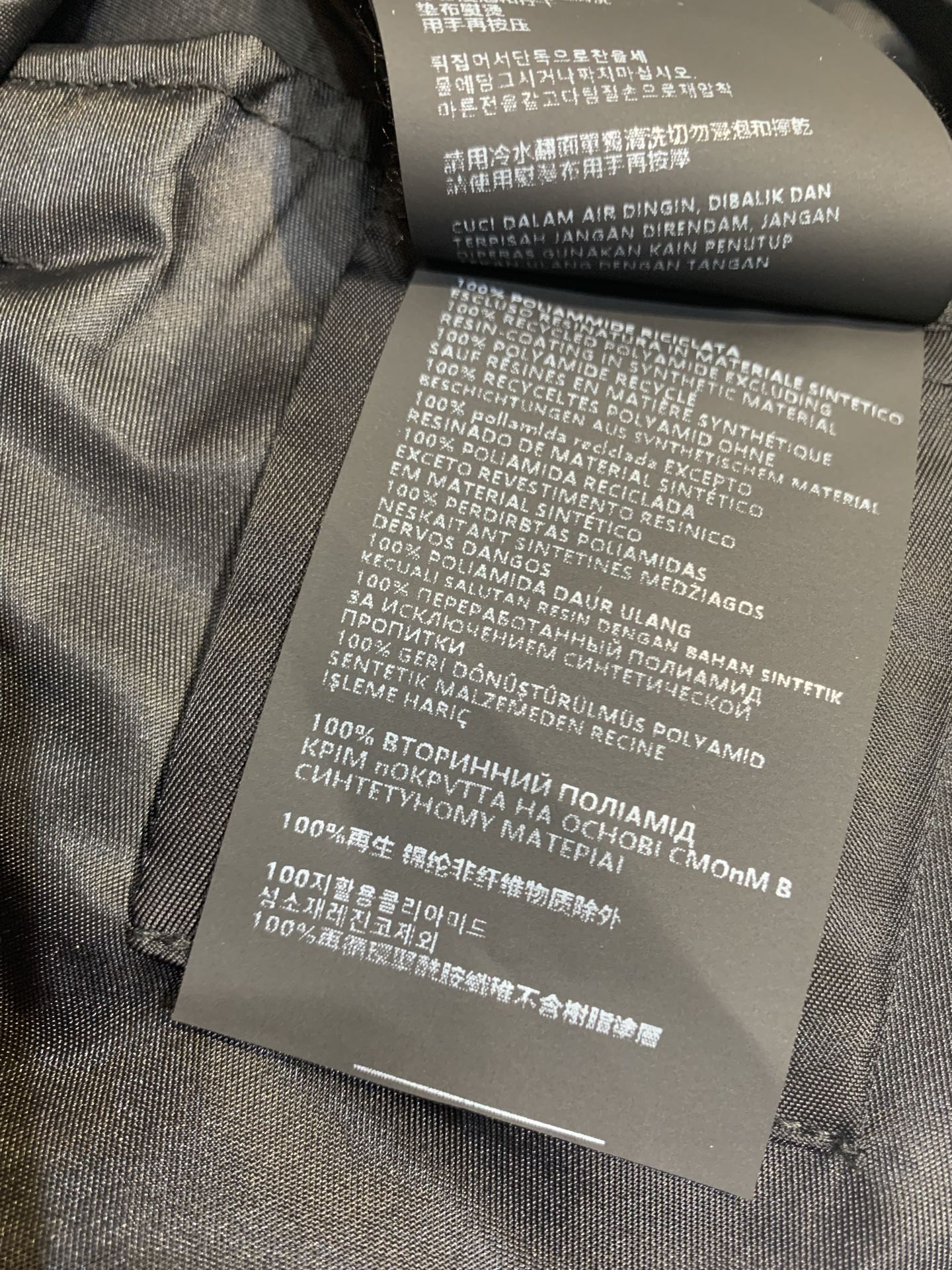 新款🆕 原版开发 Prad*春夏新款时髦复古三角标连帽防晒夹克，轻便防风，春夏穿超合适！立领+抽绳下摆，