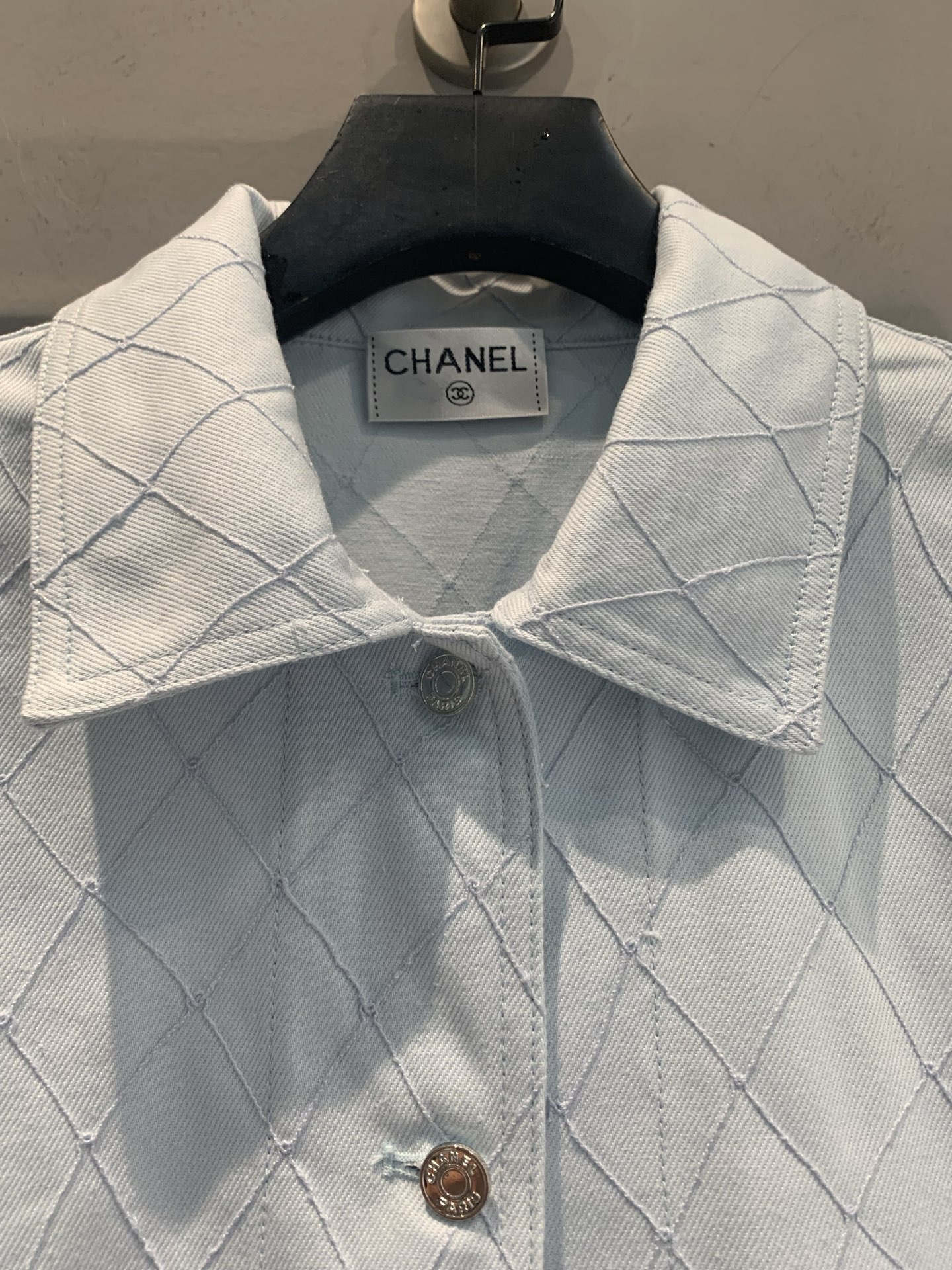 新款🆕 原版开发 C家26春夏新款时髦百搭 Coco Beach牛仔外套，浅蓝牛仔+菱格纹，清新又有辨识