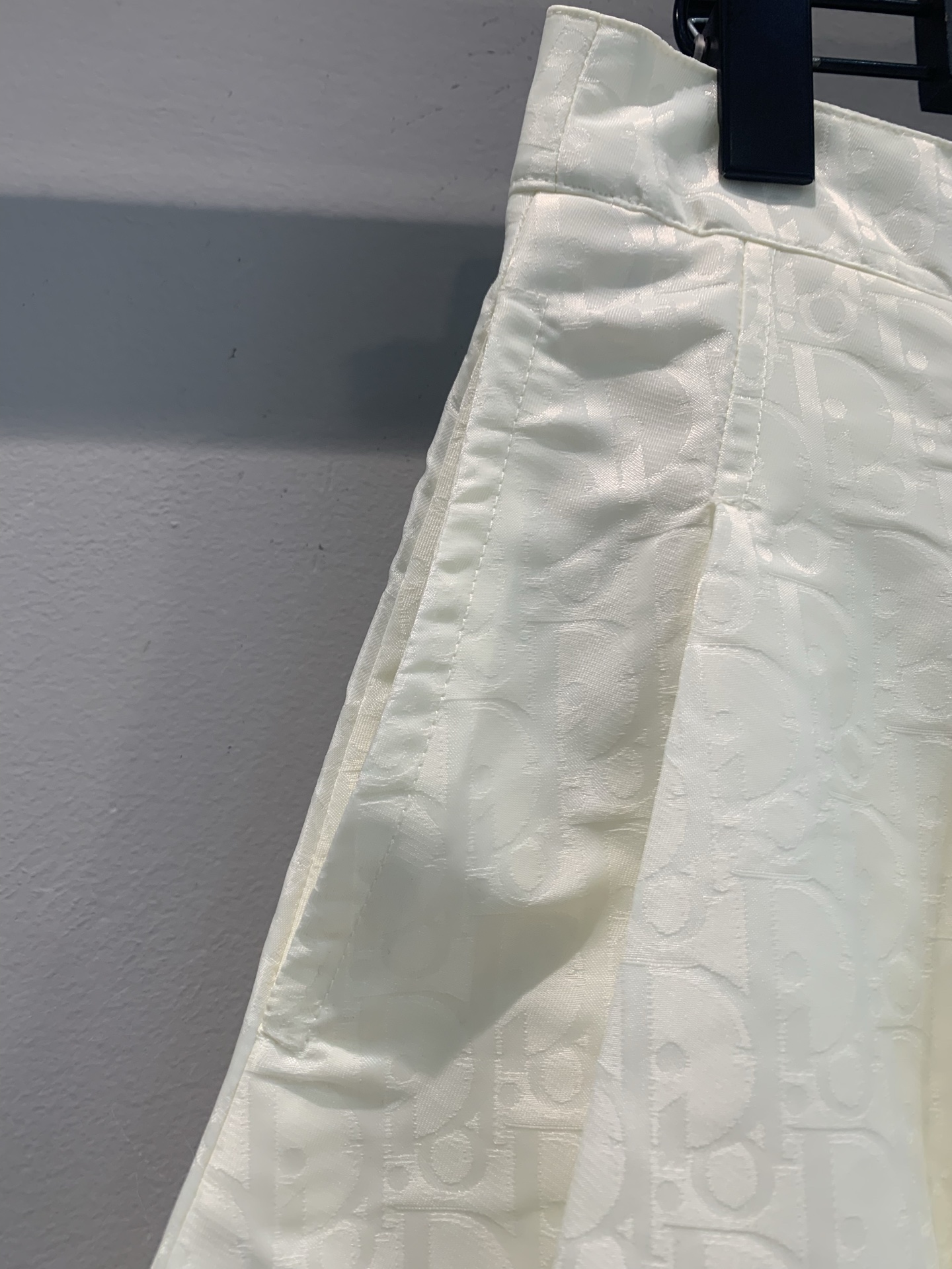 新款🆕 原版开发 CD春夏新款时髦百搭暗纹老花百褶裙，采用高品质棉质面料，柔软又透气，日常穿着超舒适！高