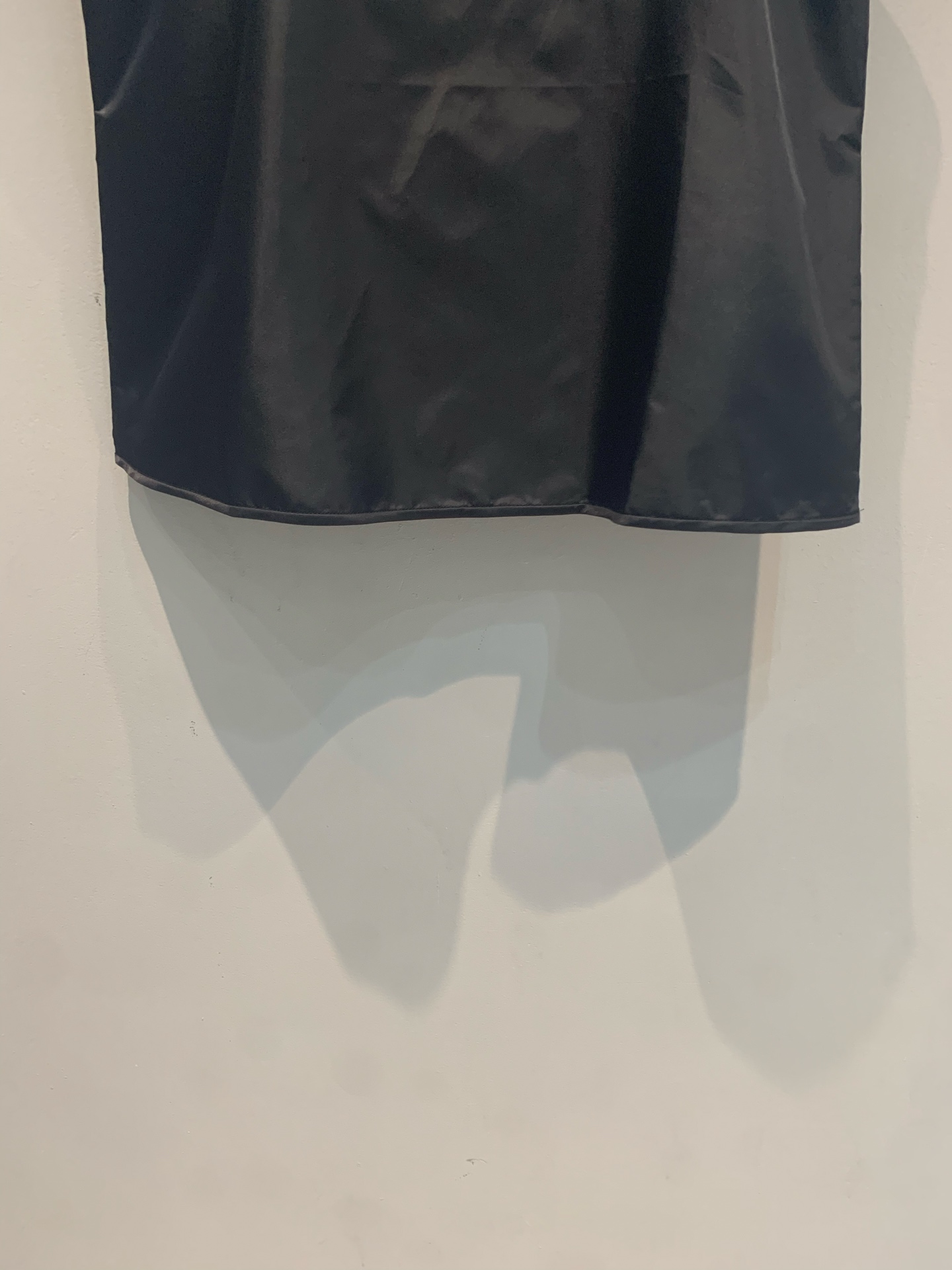 新款🆕 原版开发 Prad*春夏新款时髦百搭三角标尼龙背心，采用轻便耐用尼龙材质，表面光滑有光泽感✨。胸