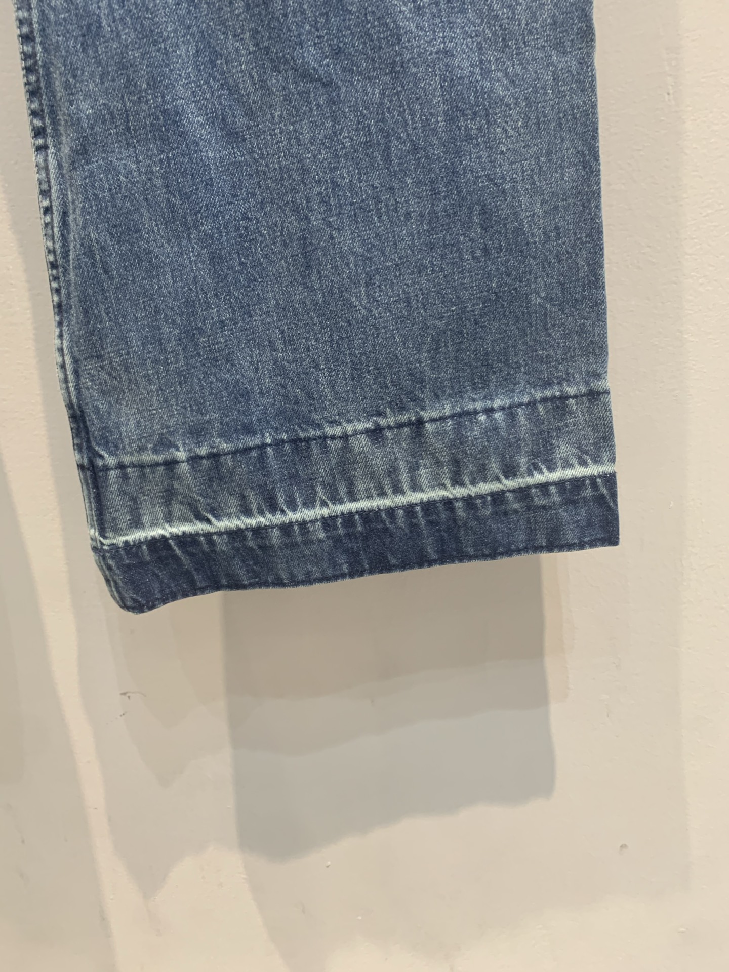 新款🆕 原版开发 Celin*春夏新款时髦复古风微喇牛仔裤，经典蓝色水洗面料，柔软有弹性，穿着超舒适！高