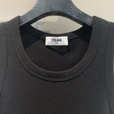 新款🆕 原版开发 Celin*春夏新款时髦百搭凯旋门logo针织背心,采用柔软针织面料,透气又舒适,夏天 新款🆕 原版开发 Celin*春夏新款时髦百搭凯旋门logo针织背心,采用柔软针织面料,透气又舒适,夏天