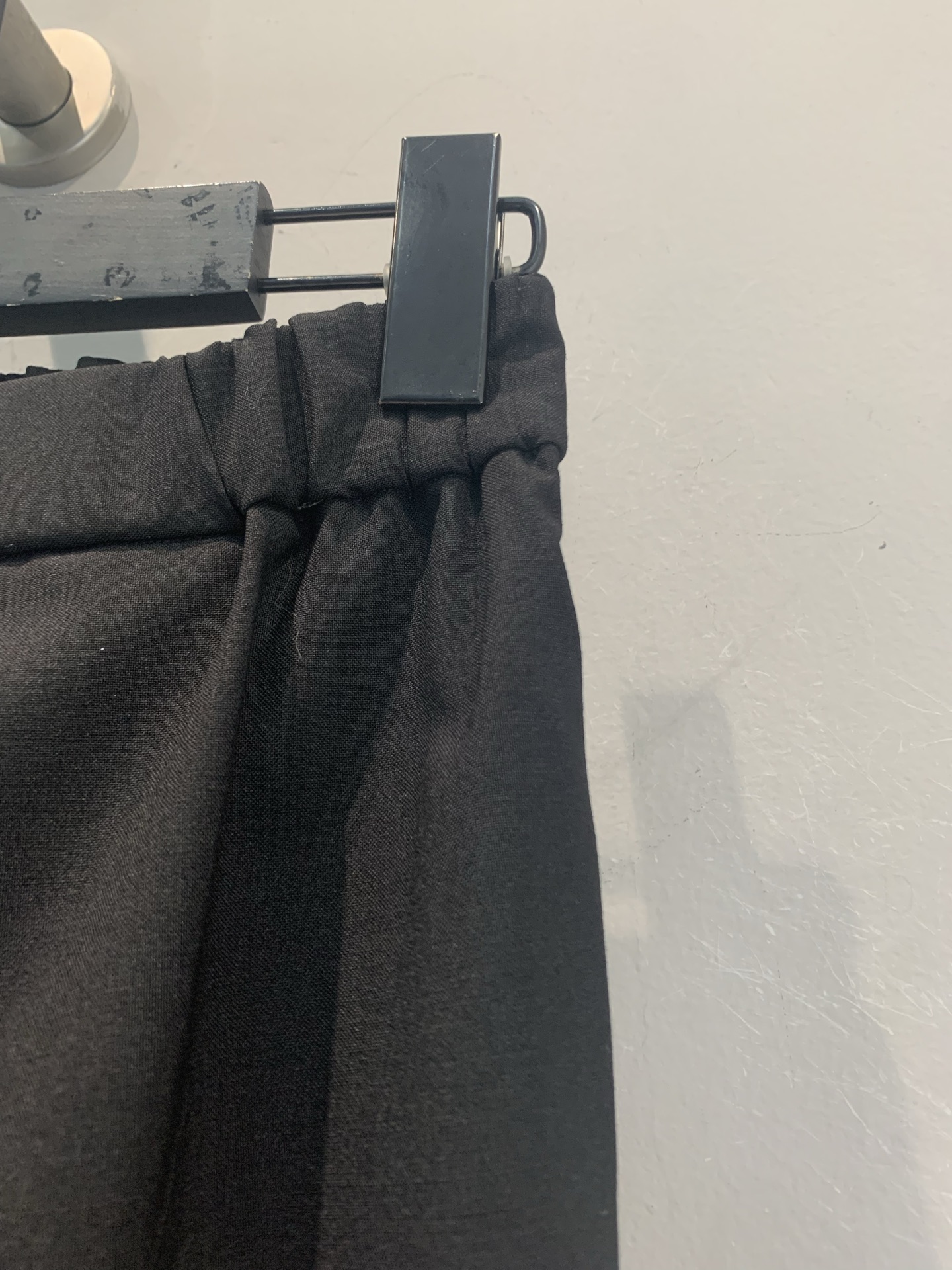 新款🆕 原版开发 Loew*早秋新款时髦百搭刺绣logo羊毛阔腿西裤，高腰设计+优质羊毛面料，垂感超赞，