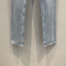 新款🆕 原版开发 Miumi*春夏新款时髦百搭浅蓝色高腰直筒牛仔裤,经典水洗面料,柔软有弹性,穿着超舒适 新款🆕 原版开发 Miumi*春夏新款时髦百搭浅蓝色高腰直筒牛仔裤,经典水洗面料,柔软有弹性,穿着超舒适