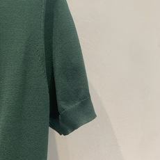 新款🆕 原版开发 CD早秋新款傲慢与偏见主题针织短袖。墨绿色针织材质,柔软舒适,正面绣有《傲慢与偏见》主 新款🆕 原版开发 CD早秋新款傲慢与偏见主题针织短袖。墨绿色针织材质,柔软舒适,正面绣有《傲慢与偏见》主