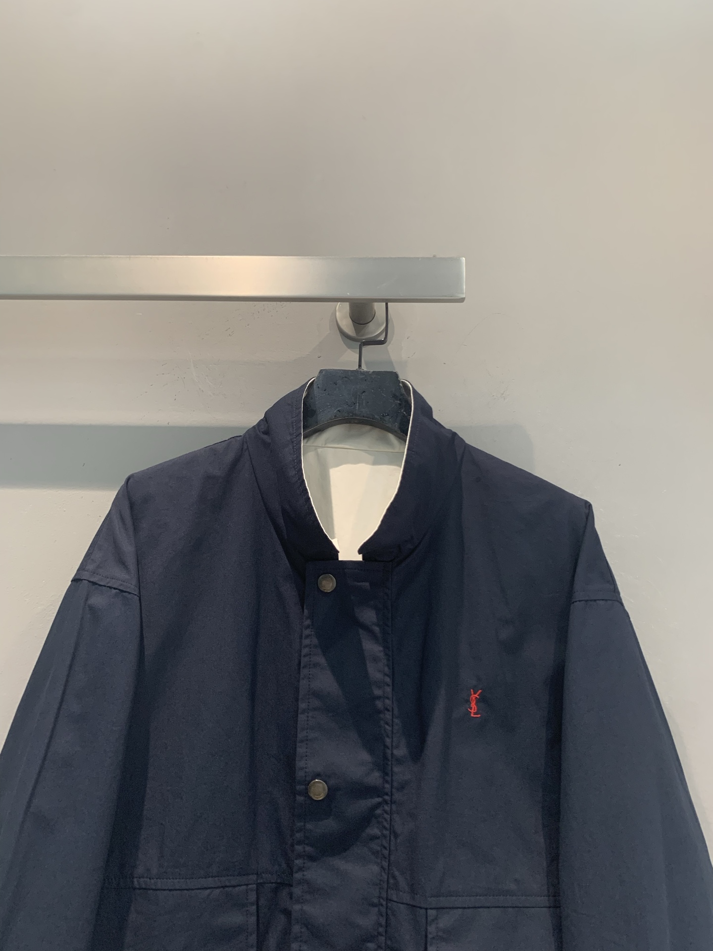 新款🆕 原版开发 YSL26早秋新款时髦百搭双面穿夹克，米白&藏青两面随心切换，轻松应对多种穿搭场景！复