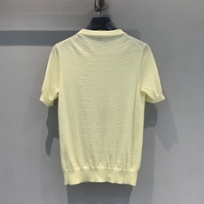 新款🆕 原版开发 Loew*早秋新款时髦百搭刺绣logo鹅黄针织短袖,柔软透气针织面料,贴身穿着超舒适不 新款🆕 原版开发 Loew*早秋新款时髦百搭刺绣logo鹅黄针织短袖,柔软透气针织面料,贴身穿着超舒适不