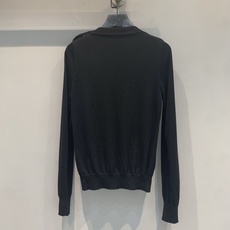 新款🆕 原版开发 Loew*早秋新款时髦百搭一字肩黑色针织衫,100%纯羊毛,软糯亲肤又透气,春夏穿超舒 新款🆕 原版开发 Loew*早秋新款时髦百搭一字肩黑色针织衫,100%纯羊毛,软糯亲肤又透气,春夏穿超舒
