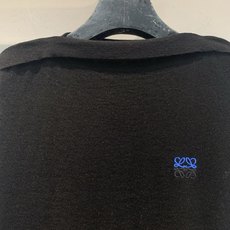 新款🆕 原版开发 Loew*早秋新款时髦百搭一字肩黑色针织衫,100%纯羊毛,软糯亲肤又透气,春夏穿超舒 新款🆕 原版开发 Loew*早秋新款时髦百搭一字肩黑色针织衫,100%纯羊毛,软糯亲肤又透气,春夏穿超舒