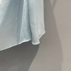 新款🆕 原版开发 Miumi*春夏新款时髦复古醋酸吊带裙套装。吊带上衣+高腰半身裙,轻薄柔软面料,垂坠感 新款🆕 原版开发 Miumi*春夏新款时髦复古醋酸吊带裙套装。吊带上衣+高腰半身裙,轻薄柔软面料,垂坠感
