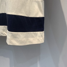 新款🆕 原版开发 Miumi*春夏新款时髦百搭黑标条纹长袖T恤,黑白宽条纹设计,简约复古又时髦✨。柔软棉 新款🆕 原版开发 Miumi*春夏新款时髦百搭黑标条纹长袖T恤,黑白宽条纹设计,简约复古又时髦✨。柔软棉