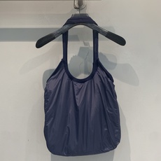 新款🆕 原版开发 Miumi*早秋新款时髦百搭条纹编织托特包,采用Raffia钩织工艺,红白黑三色撞色条 新款🆕 原版开发 Miumi*早秋新款时髦百搭条纹编织托特包,采用Raffia钩织工艺,红白黑三色撞色条