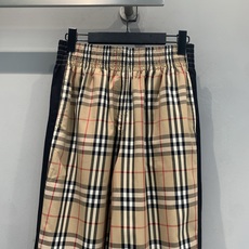 新款🆕 原版开发 Bur*春夏新款时髦复古经典格纹阔腿裤,采用标志性Vintage格纹,英伦复古氛围感满 新款🆕 原版开发 Bur*春夏新款时髦复古经典格纹阔腿裤,采用标志性Vintage格纹,英伦复古氛围感满