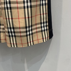 新款🆕 原版开发 Bur*春夏新款时髦复古经典格纹阔腿裤,采用标志性Vintage格纹,英伦复古氛围感满 新款🆕 原版开发 Bur*春夏新款时髦复古经典格纹阔腿裤,采用标志性Vintage格纹,英伦复古氛围感满