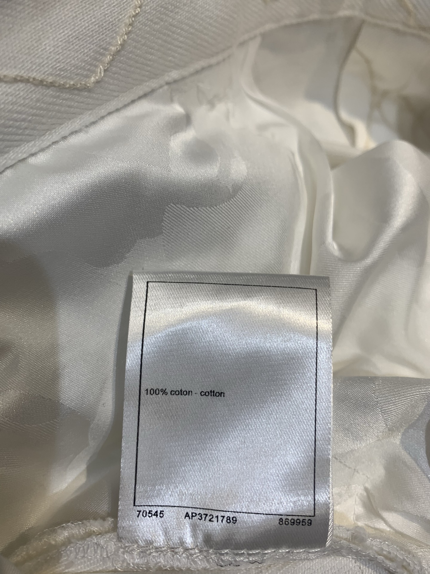 新款🆕 原版开发C家26新款 Coco Beach系列米白菱格牛仔中裤，米白色牛仔布+菱格刺绣，双C金属