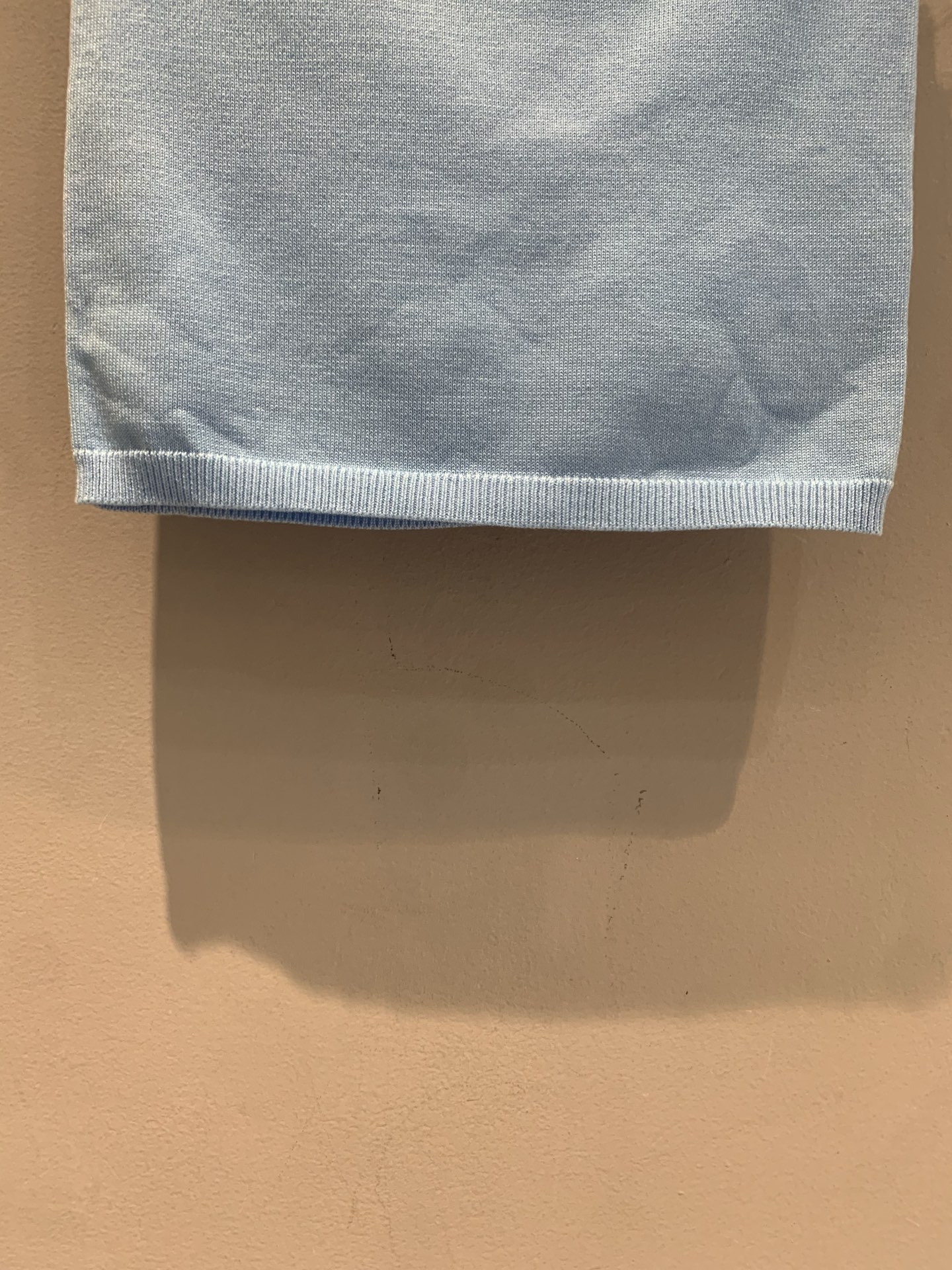新款🆕 原版开发 Miumi*春夏新款时髦百搭黑标针织抹胸。柔软贴肤面料，夏天穿超舒服！简约设计+品牌织