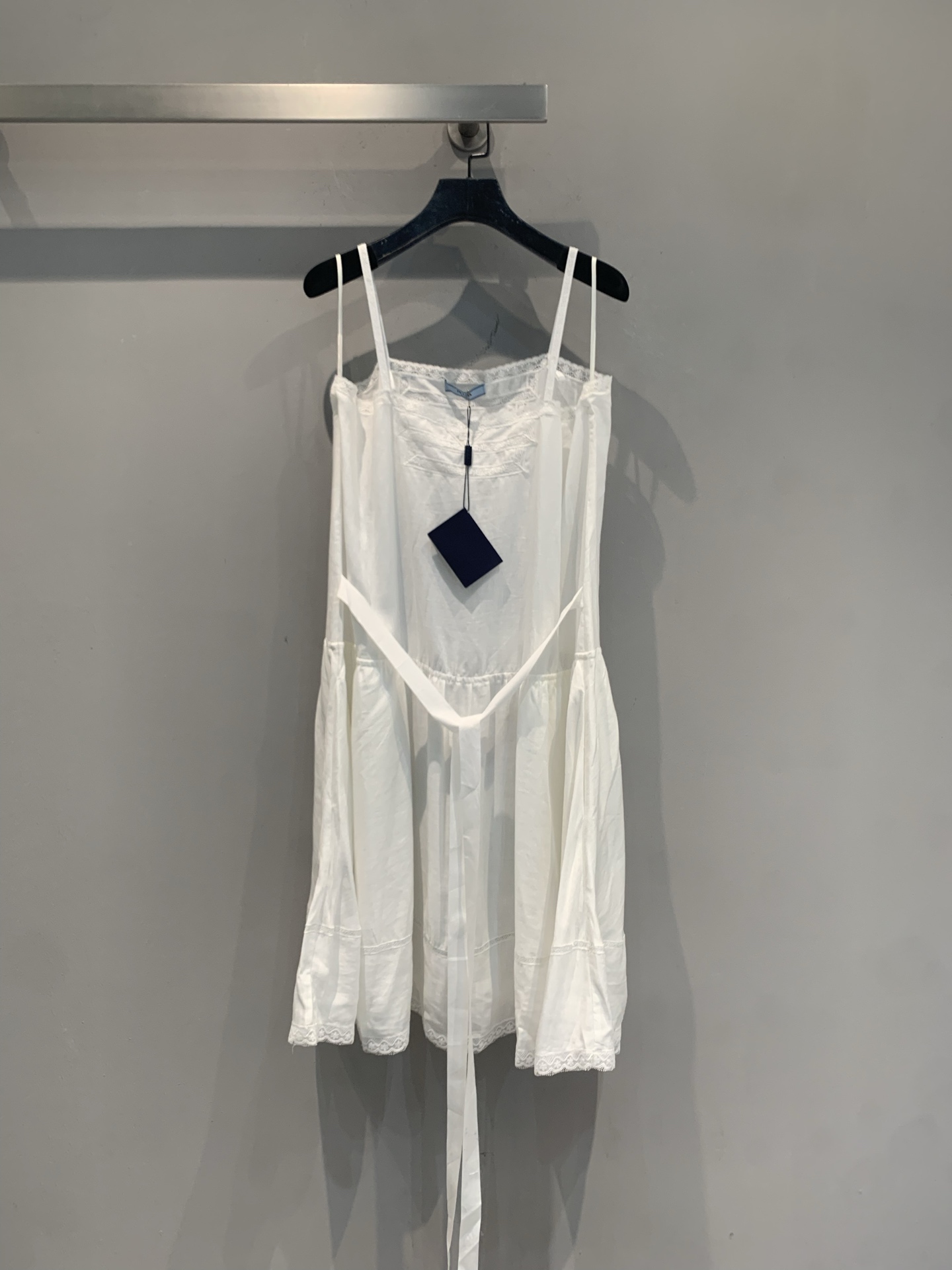 NO:904202,The new model has been shipped. The original development of Prad* new spring and summer fashionable and versatile hollow embroidered suspender dress, light and breathable fabric + simple design, super comfortable to wear in summer!  Thin shoulder straps + chest straps, full of layering, loose and natural skirt, elegant and casual. It can be easily worn in daily life and vacation. It looks very fresh when paired with sandals or white shoes ~ the texture is really amazing!  Code numberSML,,prada,sandals,skirts,19860909新款出货啦 原版开发 Prad*春夏新款时髦百搭镂空刺绣吊带连衣裙,轻薄透气面料+简约设计,夏天穿超舒服！细肩带+胸前绑带,层次感满满,裙摆宽松自然,优雅又随性.日常、度假都能轻松驾驭,搭配凉鞋或小白鞋就很清新～质感真的绝了！码数SML,,prada,sandals,skirts,,Women's clothing