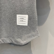 新款🔥出货啦📢 原版开发 TB春夏新款时髦百搭撞色袖针织Polo衫,经典学院风设计,袖口红白蓝条纹超有辨 新款🔥出货啦📢 原版开发 TB春夏新款时髦百搭撞色袖针织Polo衫,经典学院风设计,袖口红白蓝条纹超有辨