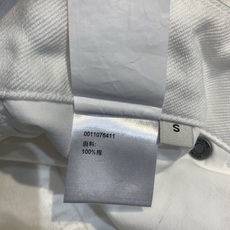 新款🔥出货啦📢 原版开发 Loew*早秋新款时髦百搭弯刀工装裤。采用弯刀裁剪,立体褶皱设计超有层次感,宽 新款🔥出货啦📢 原版开发 Loew*早秋新款时髦百搭弯刀工装裤。采用弯刀裁剪,立体褶皱设计超有层次感,宽