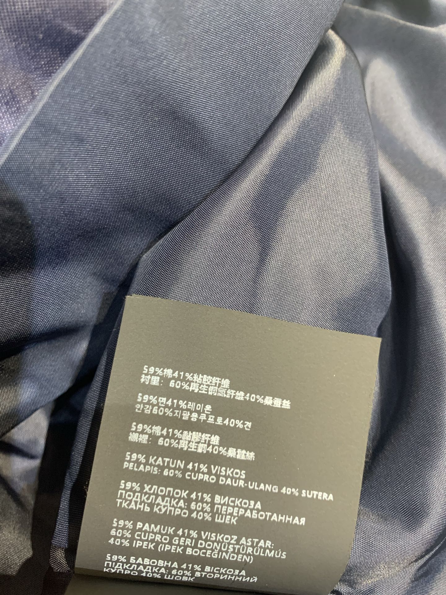 新款🔥出货啦📢 原版开发 Miumi*春夏新款时髦复古藏青缎面无袖连衣裙，A字版型+蕾丝花边方领，复古学