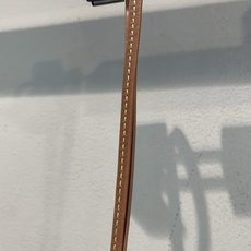 新款🔥出货啦📢 原版开发 Miumi*新款手工钩织花朵挂饰,采用粉色和黄色毛线钩织,搭配绿色叶片点缀,造 新款🔥出货啦📢 原版开发 Miumi*新款手工钩织花朵挂饰,采用粉色和黄色毛线钩织,搭配绿色叶片点缀,造
