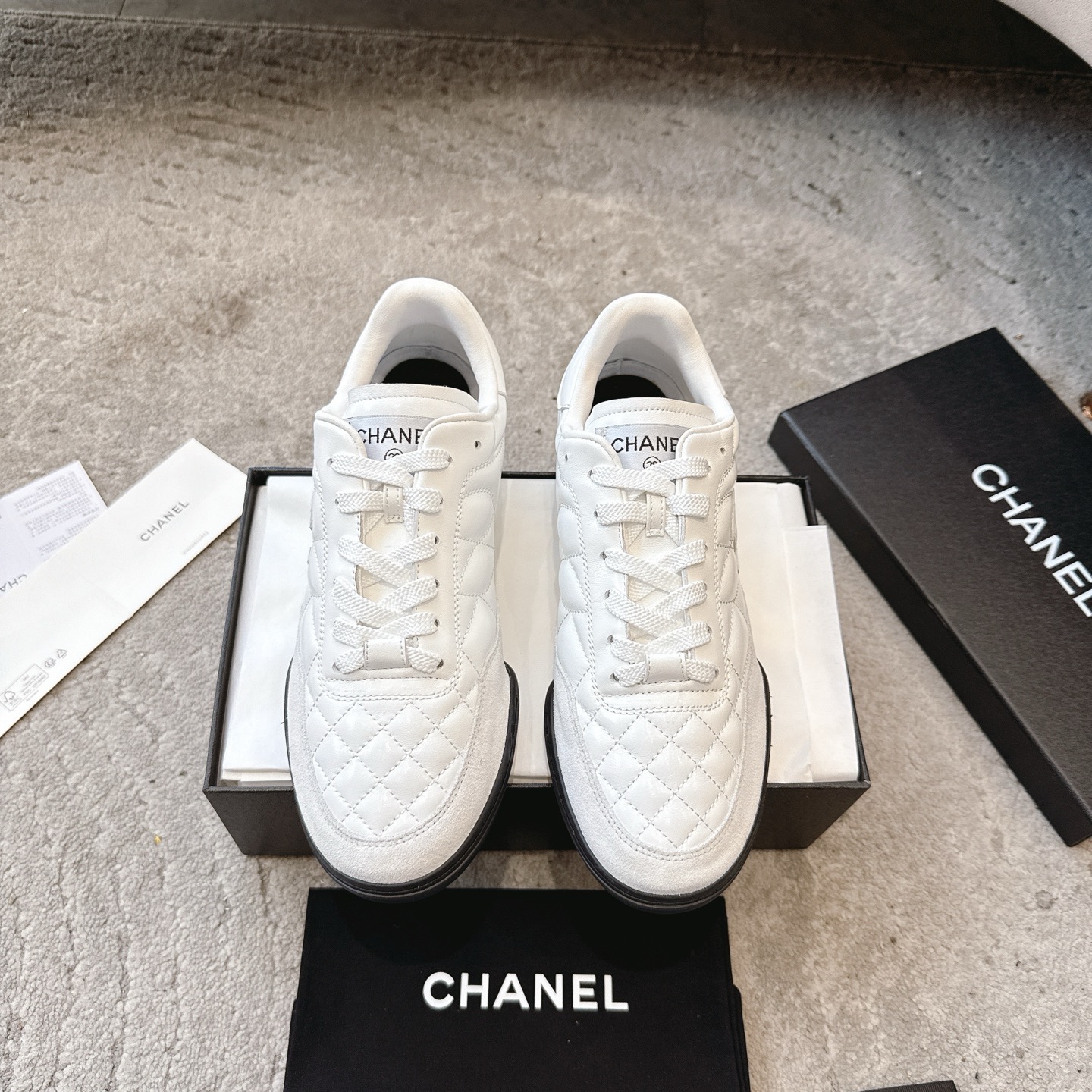CHANEL кроссовки кежуальные кроссовки синхронный выпуск с официальным сайтом кежуально-спортивный стиль матовая кожа