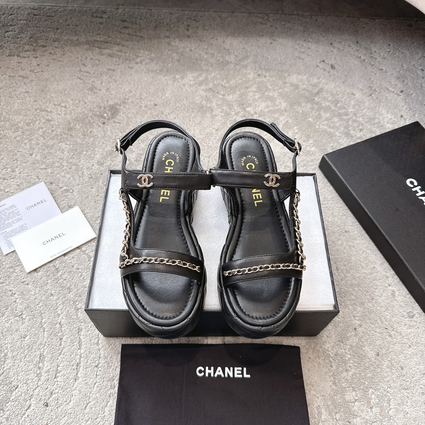 CHANEL сандалі скураныя, робяць скуру ног бялейшай, элегантны стыль