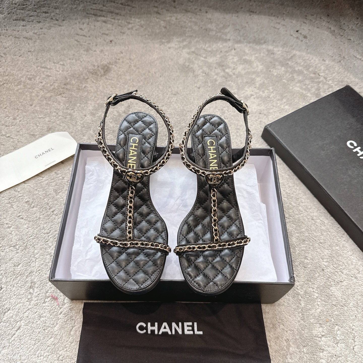 CHANEL сандалі скураныя, робяць скуру ног бялейшай, элегантны стыль