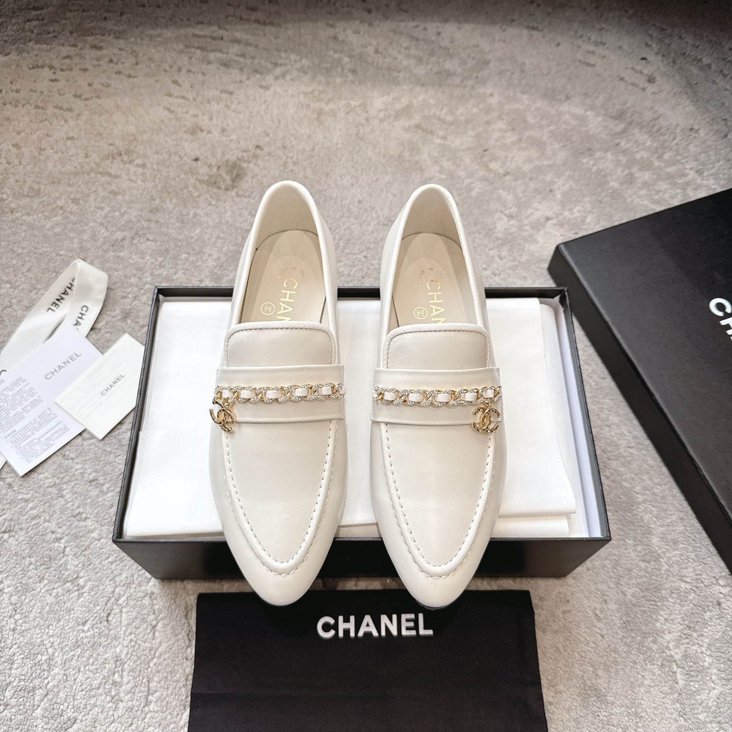 CHANEL Мюлі / Лаферы｜Рэтра-раскошныя лаферы｜Двойчы C металічная пражка + воскаваная скура