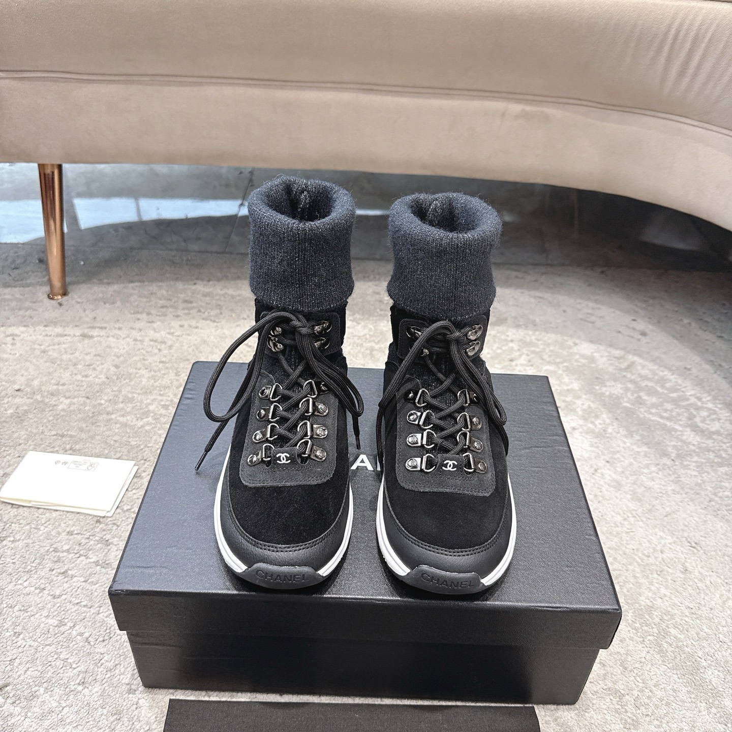 CHANEL красоўкі кеды афіцыйны сайт сінхронны выпуск кэжуал спартыўны стыль матавая скура