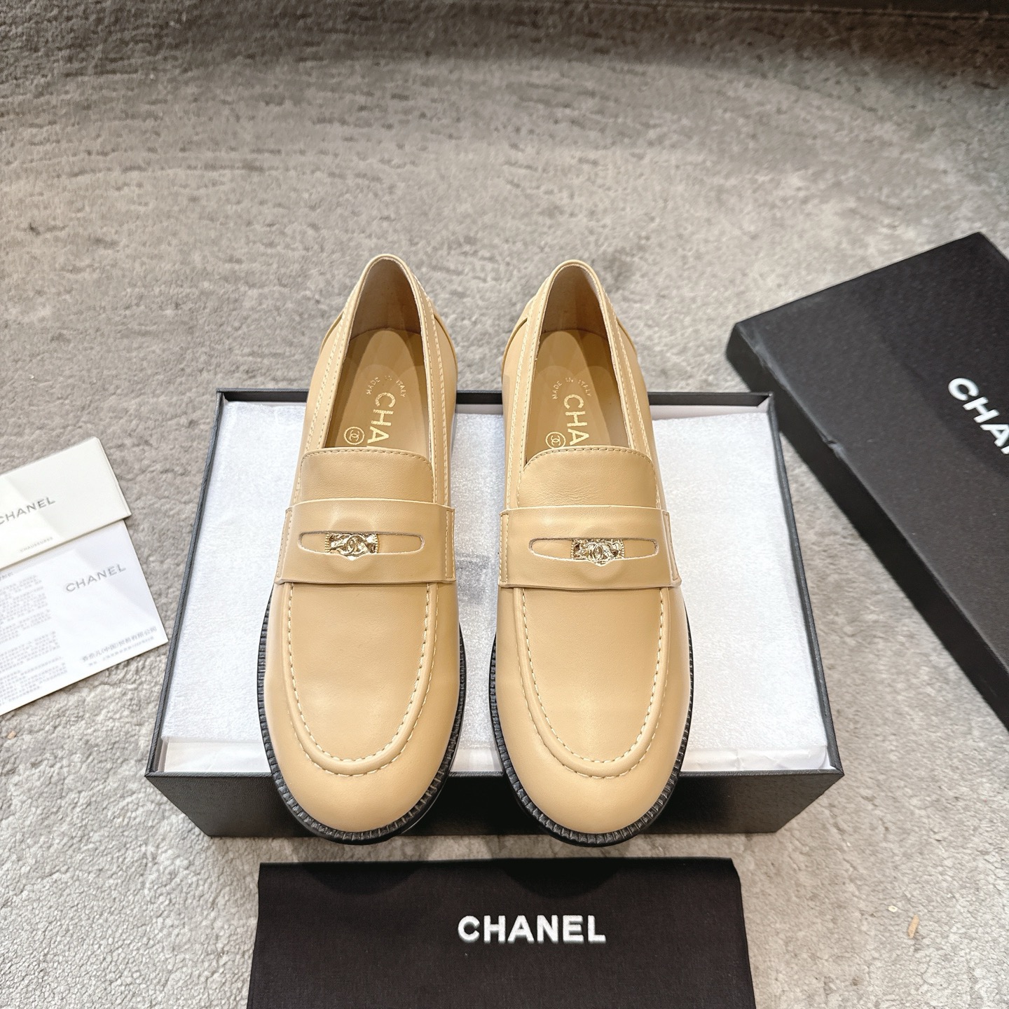 CHANEL Мюлі / Лаферы｜Рэтра-раскошныя лаферы｜Двойчы C металічная пражка + воскаваная скура