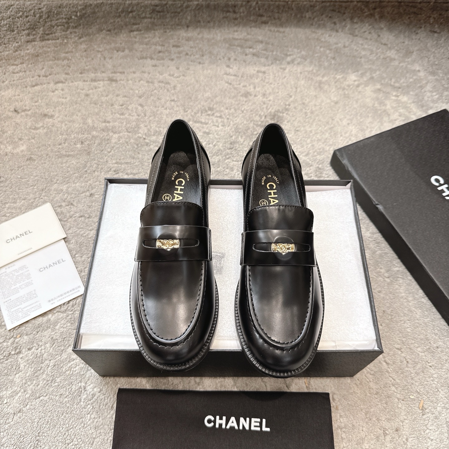CHANEL Мюлі-лаферы｜Рэтра-раскошныя лаферы｜Двойчы C металічная пражка + воскаваная скура