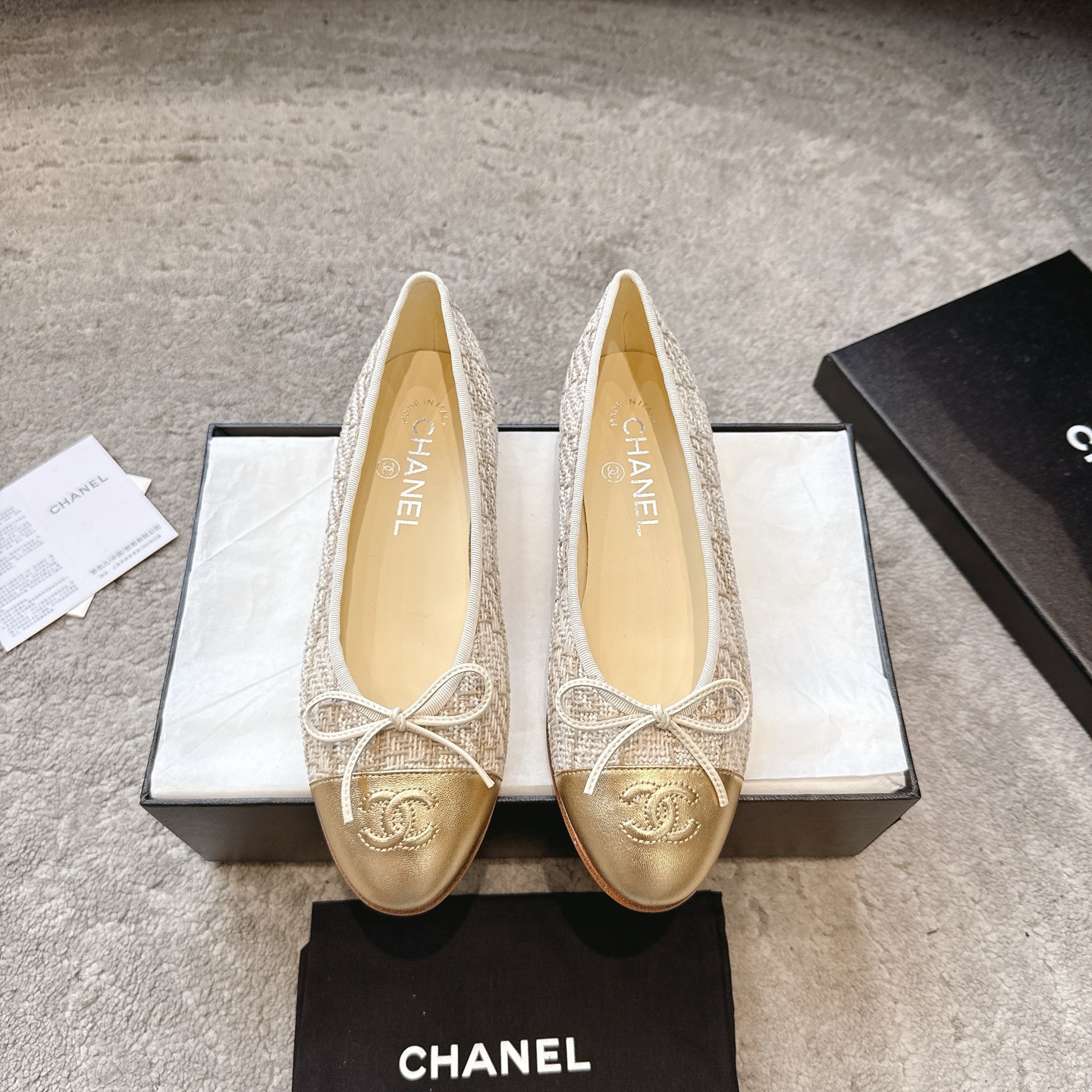 CHANEL класічныя балеткі з зоркай з лакавай скуры і імпартнага тонкага аксаміту, італьянская скураная падэшва