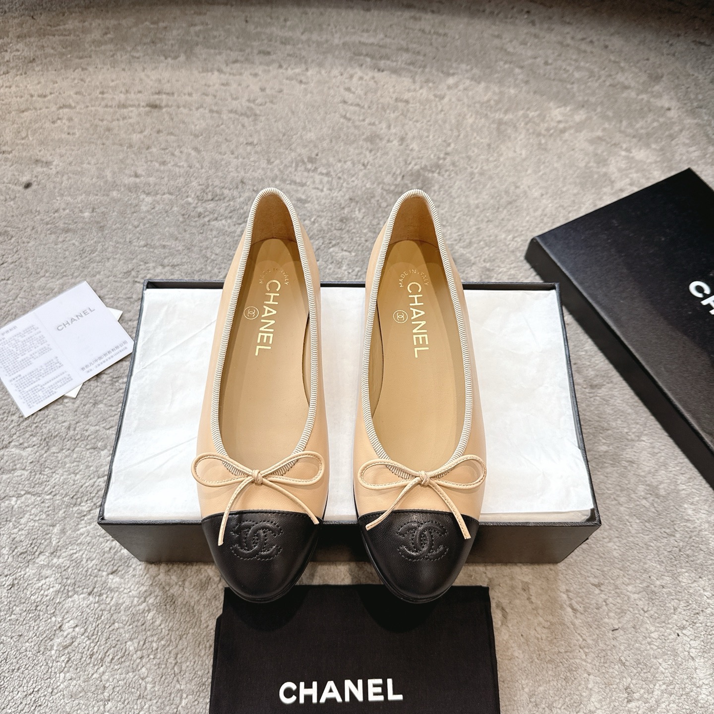 CHANEL класічныя балеткі з зоркай з лакіраванай скуры і імпартнага тонкага аксаміту, італьянская скураная падэшва