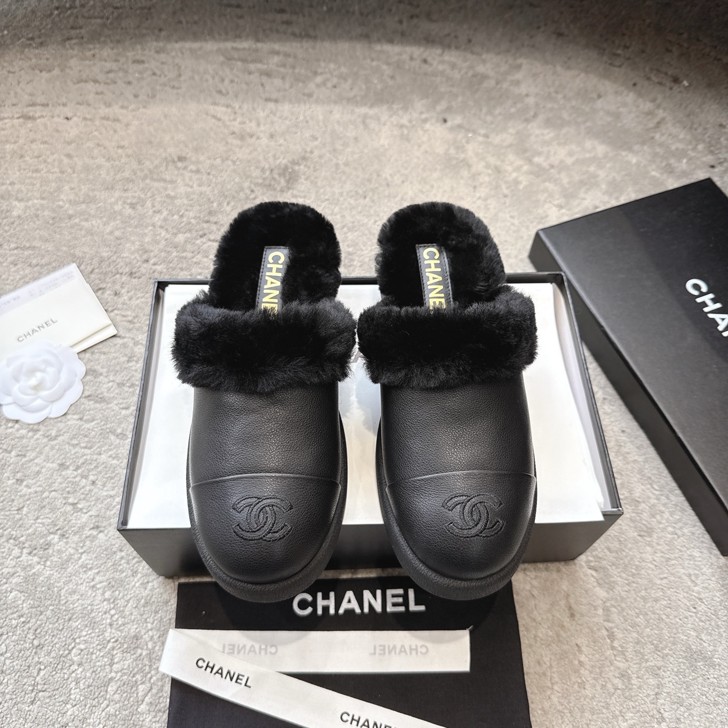 CHANEL Wool Slippers Quilted Lambswool Curly Wool Lining Rubber Non-Slip Sole Boutique Packaging