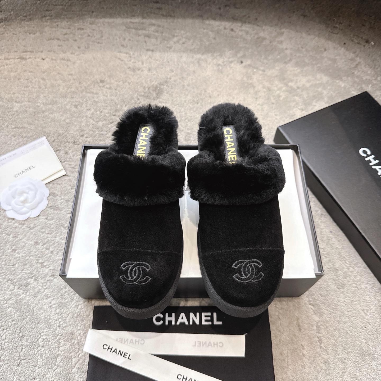 CHANEL Wool Slippers Quilted Lambswool Wool Curl Lining Rubber Anti-Slip Sole Retail Packaging