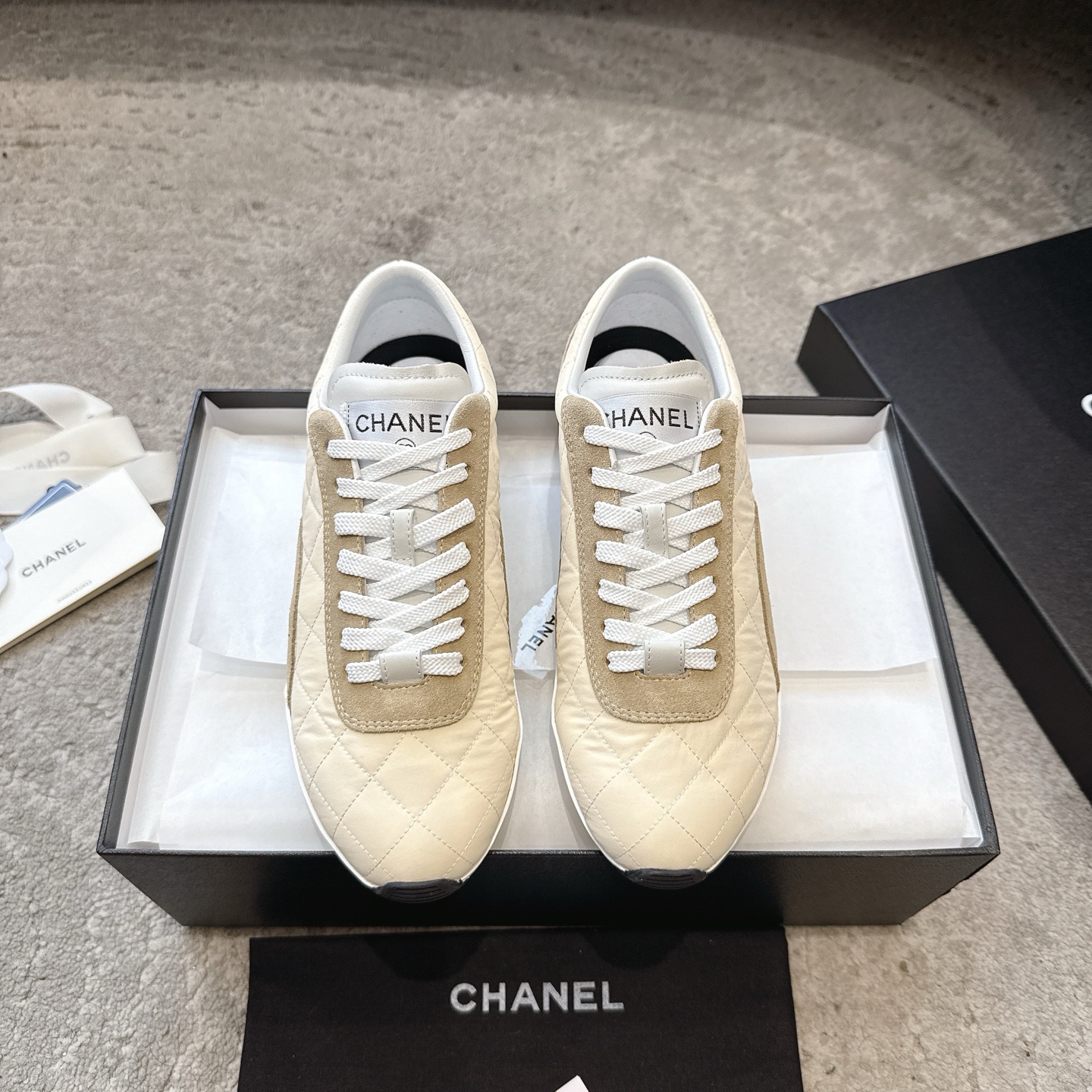 CHANEL nieuwe sneakers｜gesynchroniseerd met officiële website | uitverkocht in winkels｜lychee nerf + geborsteld kalfsleer｜wollen voering