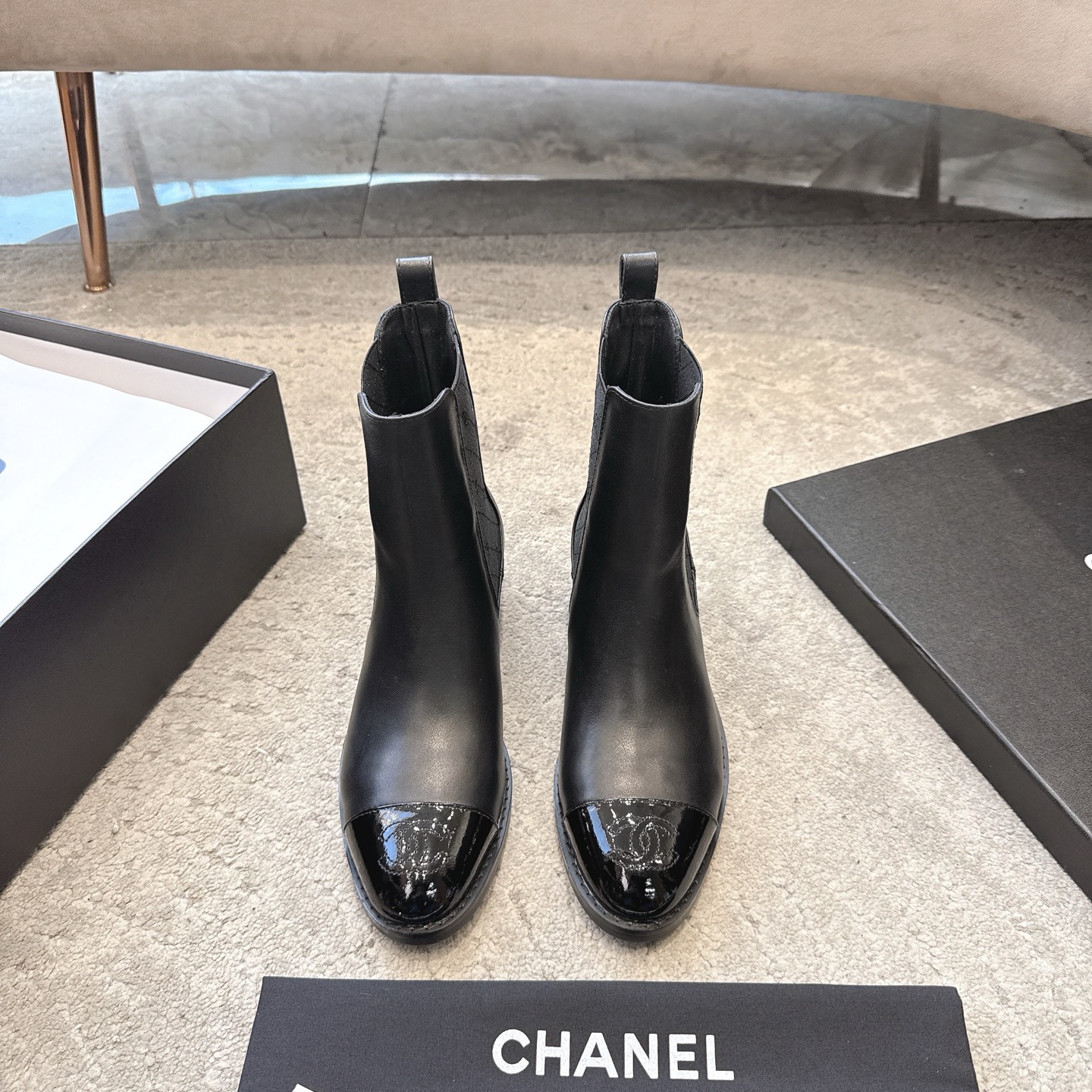 CHANEL 秋冬モデル レディースブーツ スリッポン ストレートブーツ 乗馬ブーツ イタリア製本革底