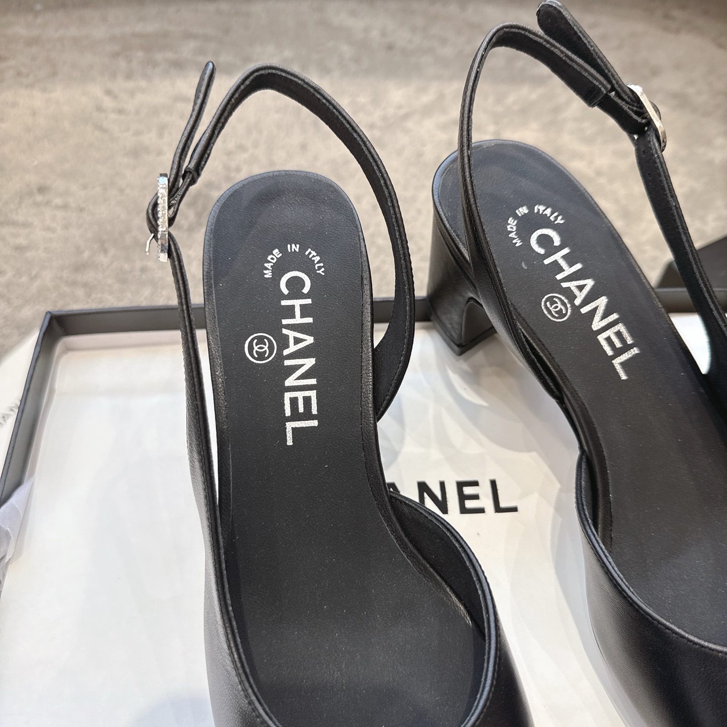 Chanel CHANEL 链条凉鞋