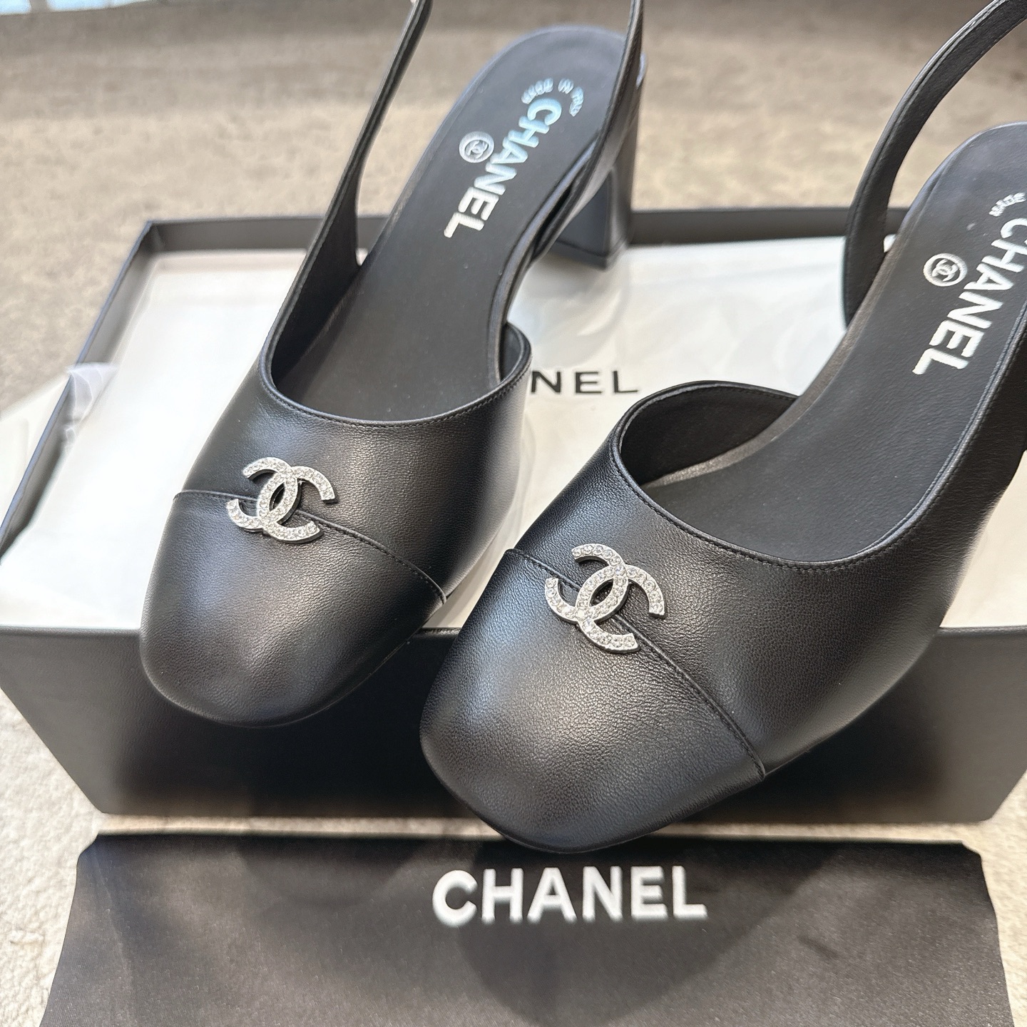 Chanel CHANEL 链条凉鞋