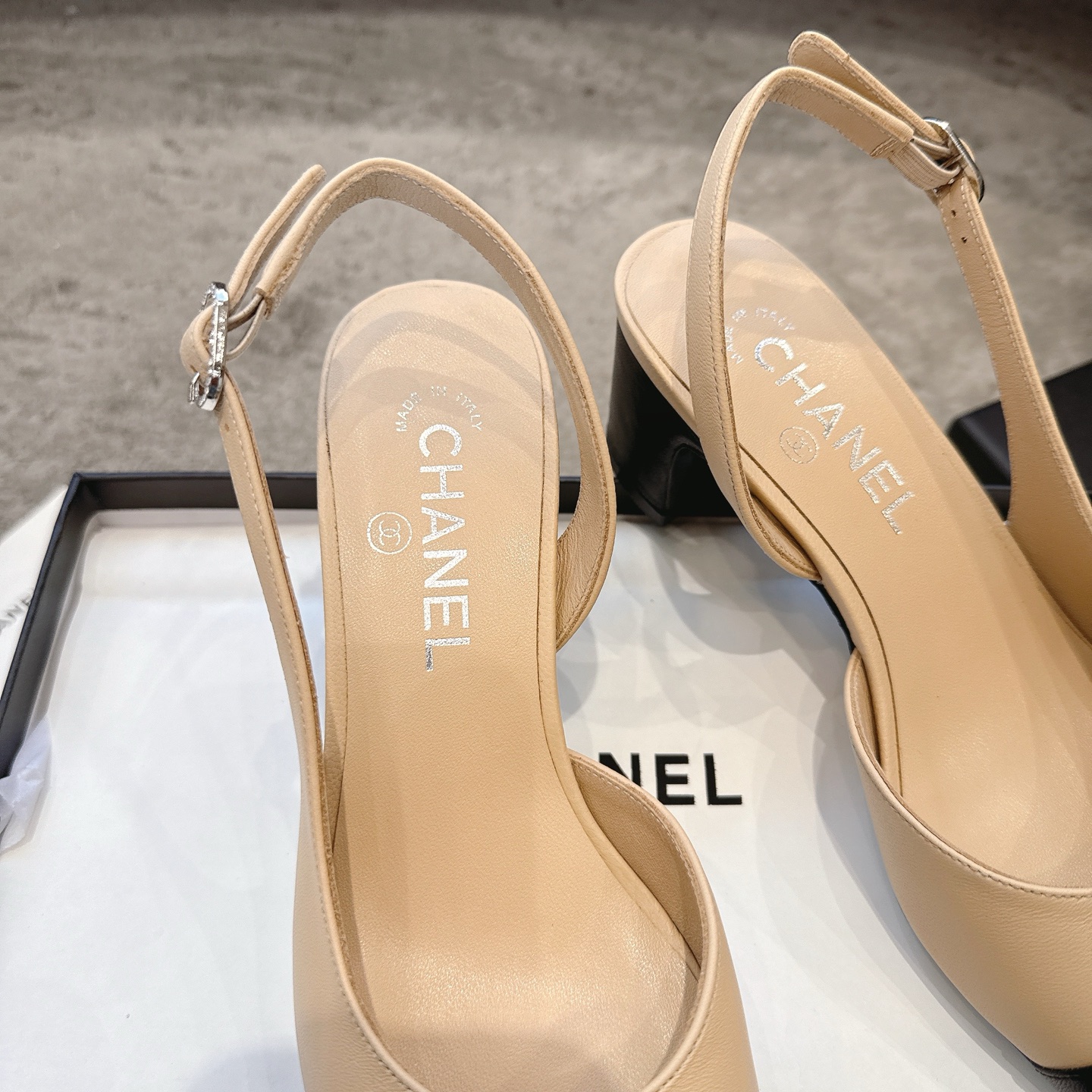 Chanel CHANEL 链条凉鞋