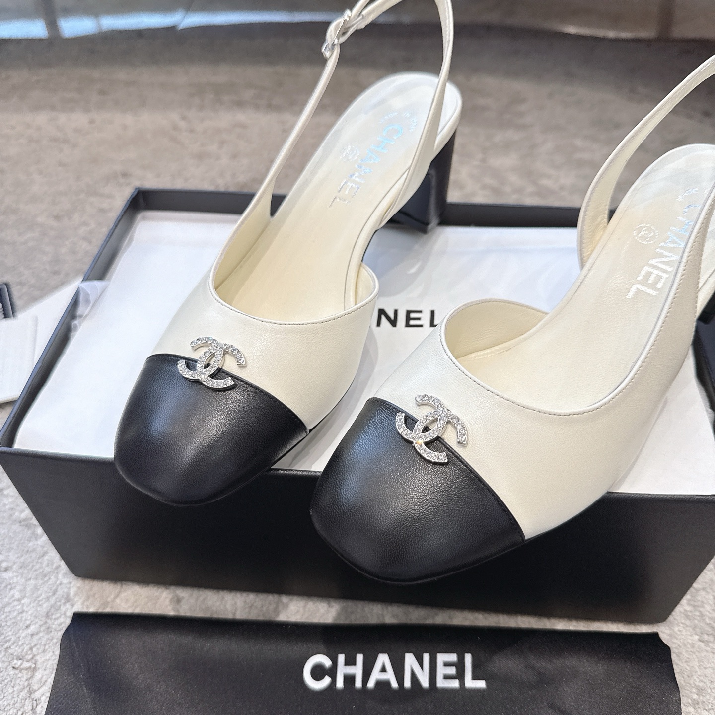 Chanel CHANEL 链条凉鞋