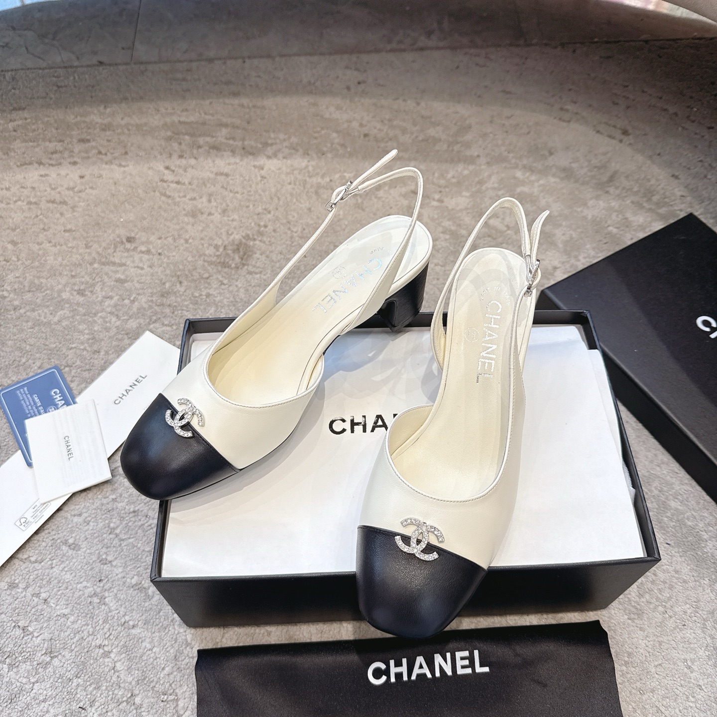 Chanel CHANEL 链条凉鞋