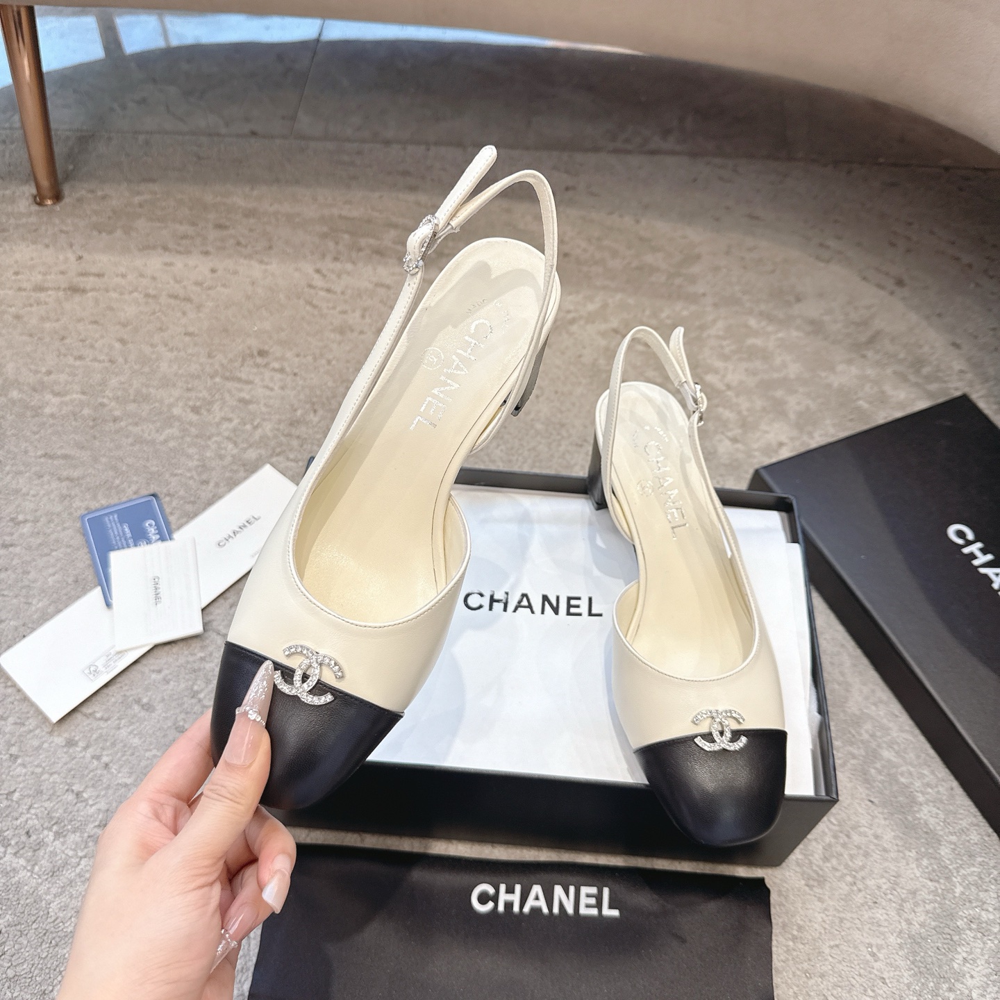 Chanel CHANEL 链条凉鞋