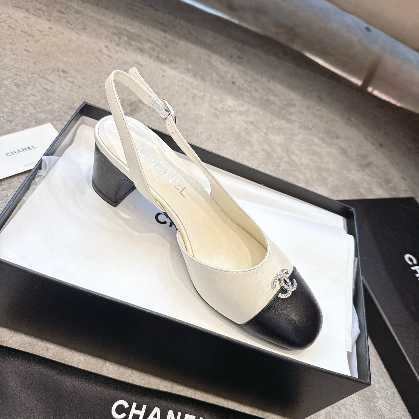 Chanel CHANEL 链条凉鞋