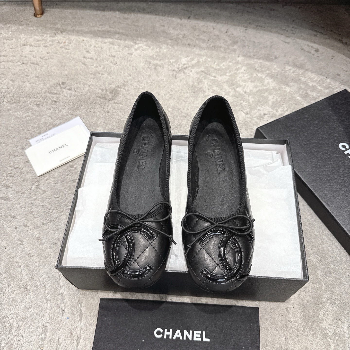 CHANEL Mary Jane сандалии подиумная модель подкладка из овечьей кожи подошва из натуральной итальянской кожи подчеркивает белизну и элегантность